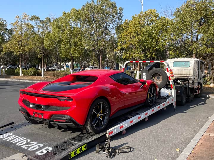 Фото 3 - Ferrari 296