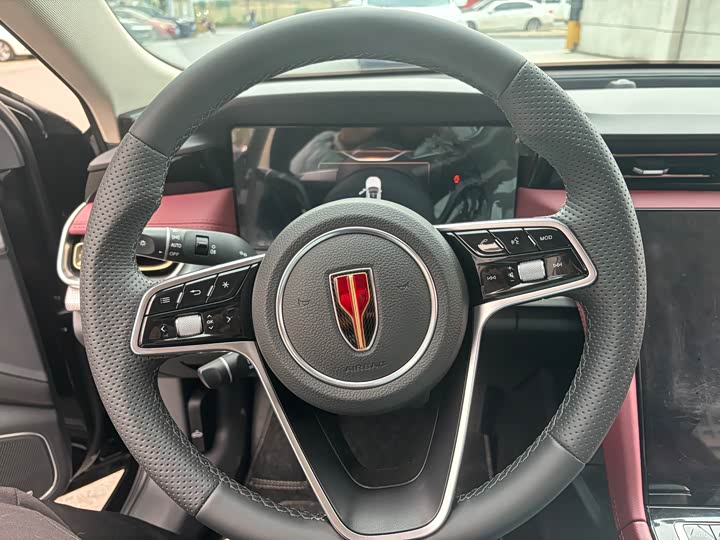 Фото 16 - Hongqi H5