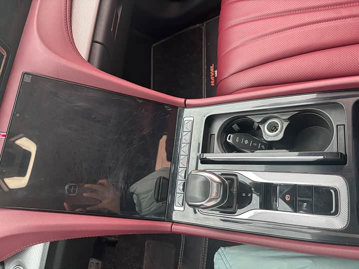 Фото 17 - Hongqi H5