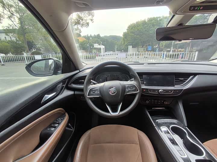 Фото 12 - Volkswagen Tiguan L Pro