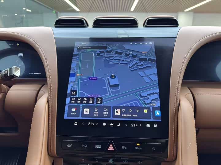 Фото 14 - BYD Yangwang U8