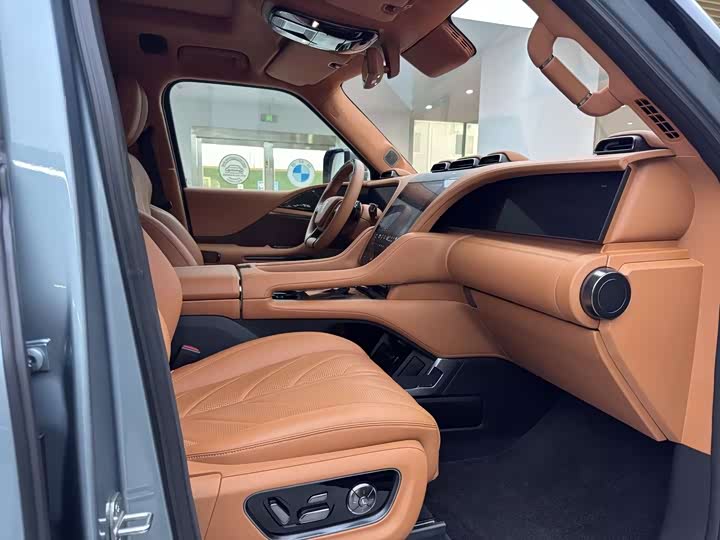 Фото 15 - BYD Yangwang U8