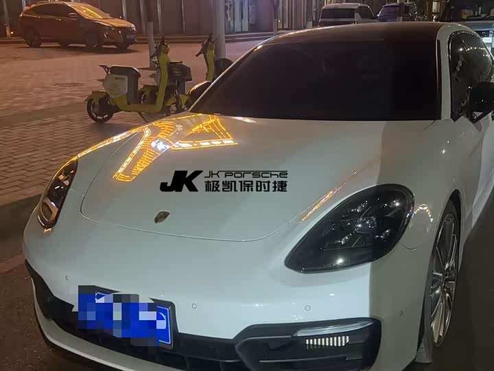 Фото 1 - Porsche Panamera