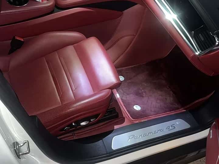 Фото 7 - Porsche Panamera