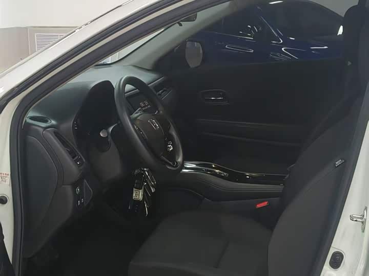 Фото 6 - Honda Vezel