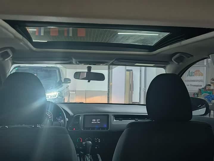 Фото 9 - Honda Vezel