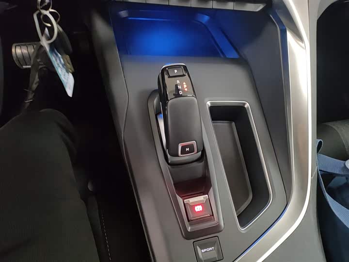 Фото 14 - Peugeot 4008