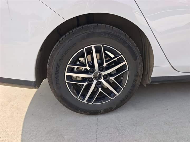 Фото 26 - BYD Seal 05 DM-i Hybrid