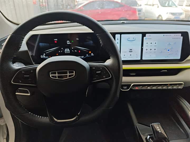 Фото 10 - Geely Coolray