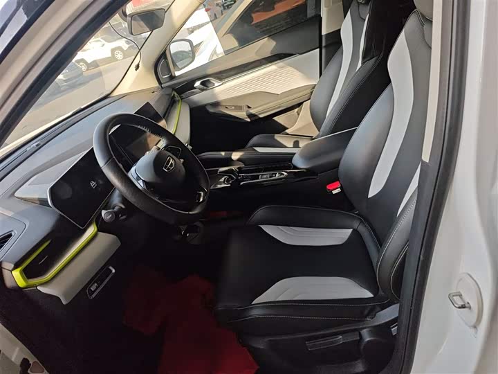 Фото 15 - Geely Coolray