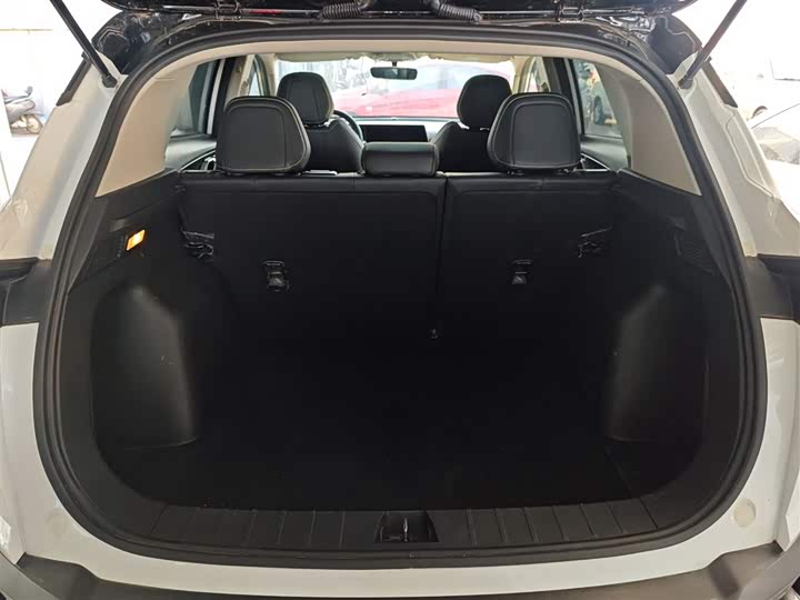 Фото 19 - Geely Coolray