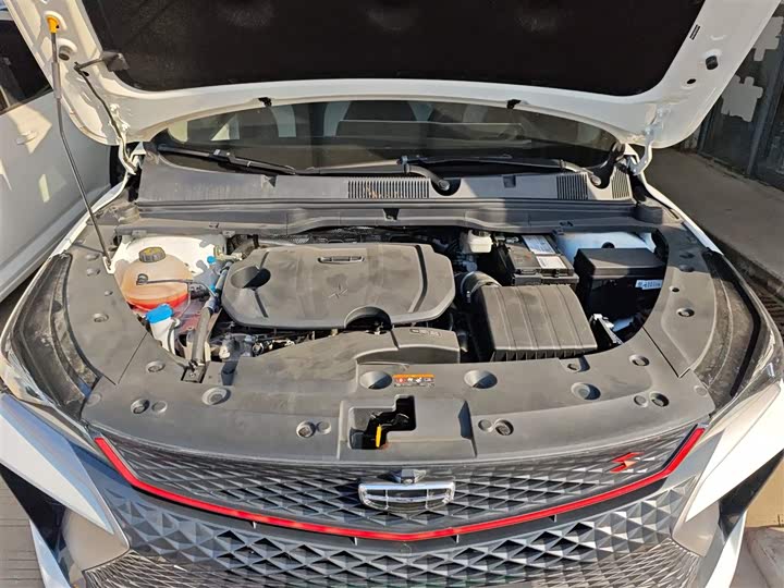 Фото 20 - Geely Coolray