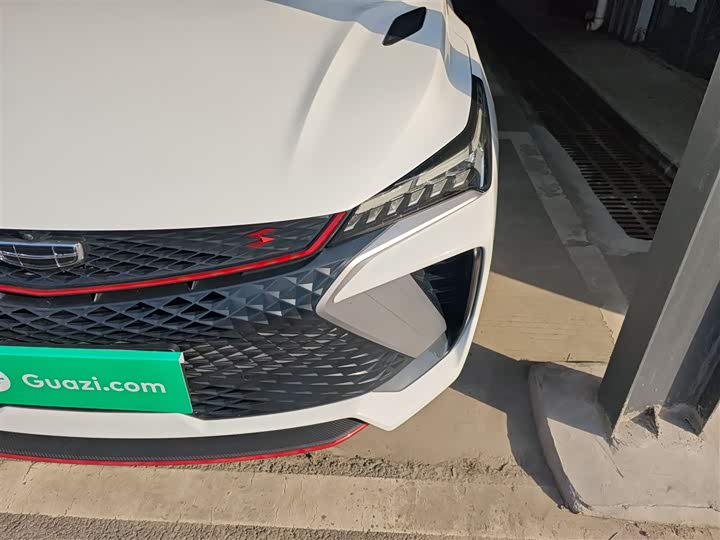 Фото 24 - Geely Coolray