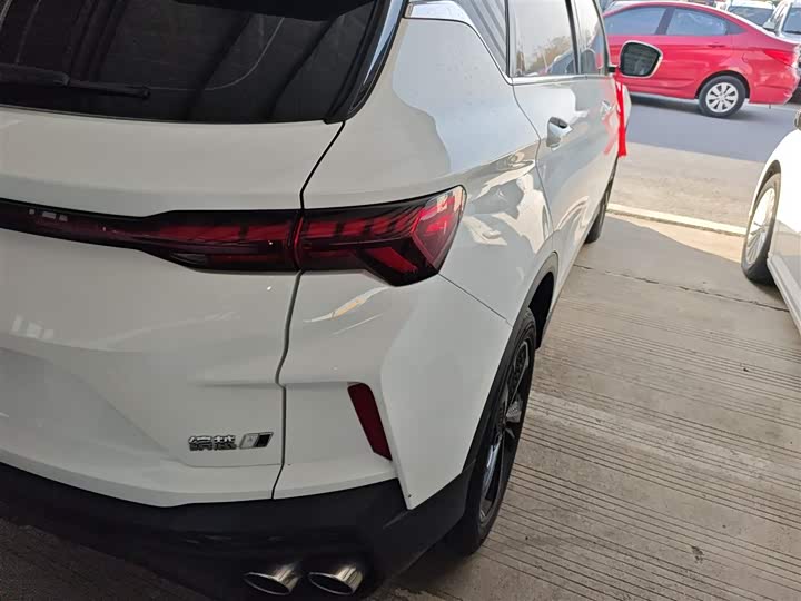 Фото 8 - Geely Coolray