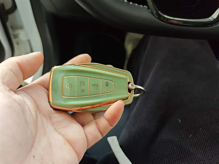 Фото 9 - Geely Coolray