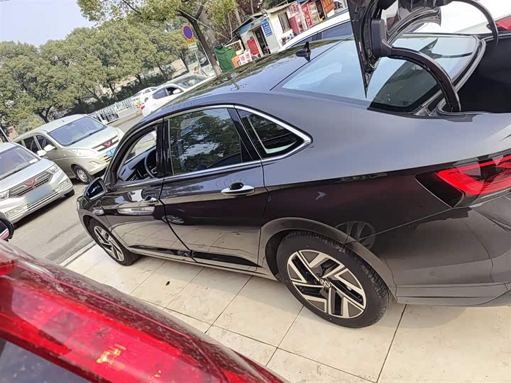 Фото 5 - Volkswagen Sagitar L