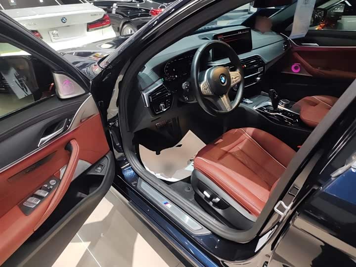 Фото 16 - BMW 5 Series