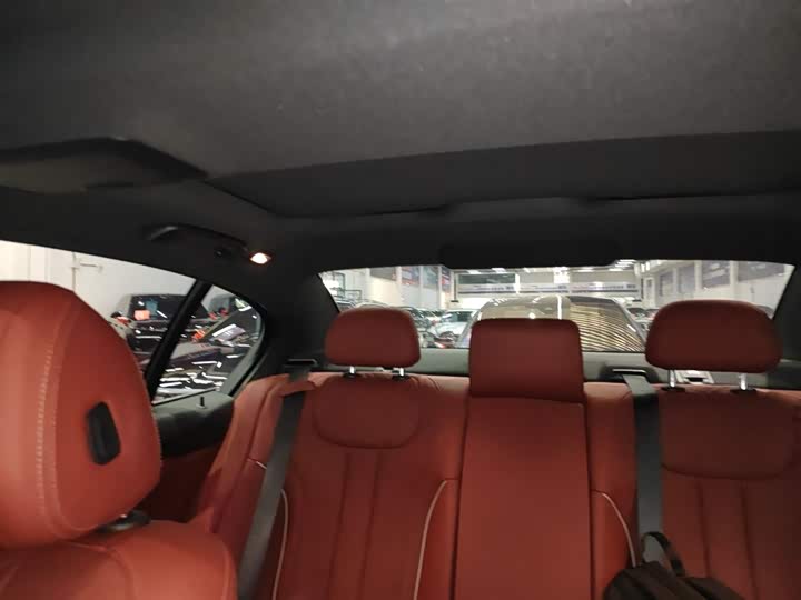 Фото 18 - BMW 5 Series