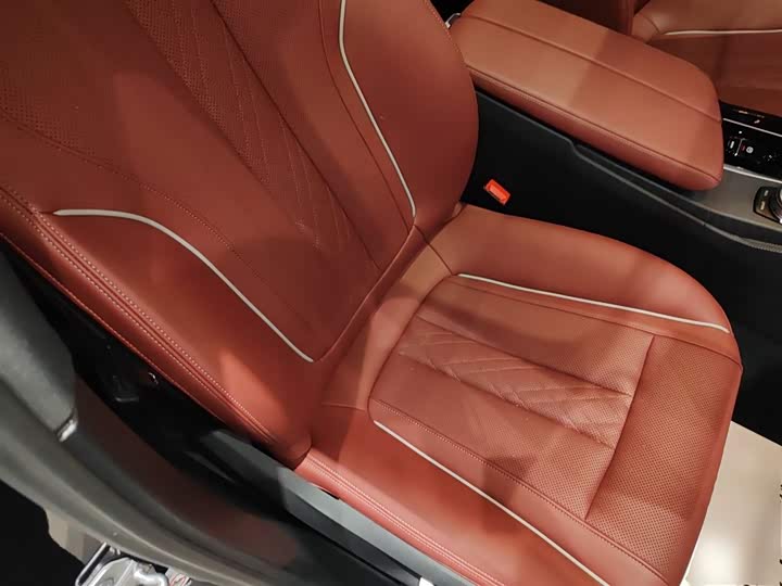 Фото 25 - BMW 5 Series