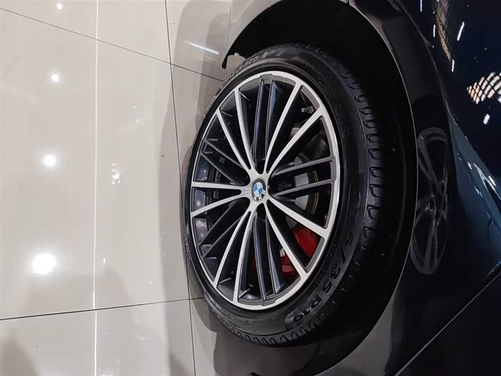 Фото 26 - BMW 5 Series