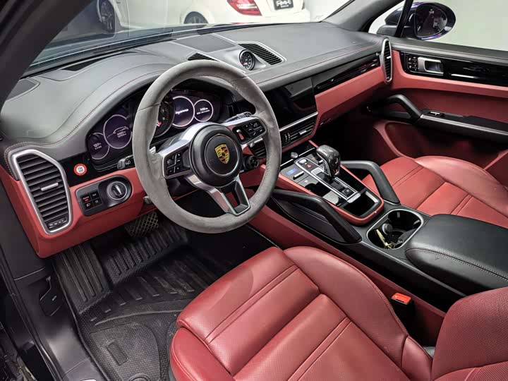 Фото 8 - Porsche Cayenne