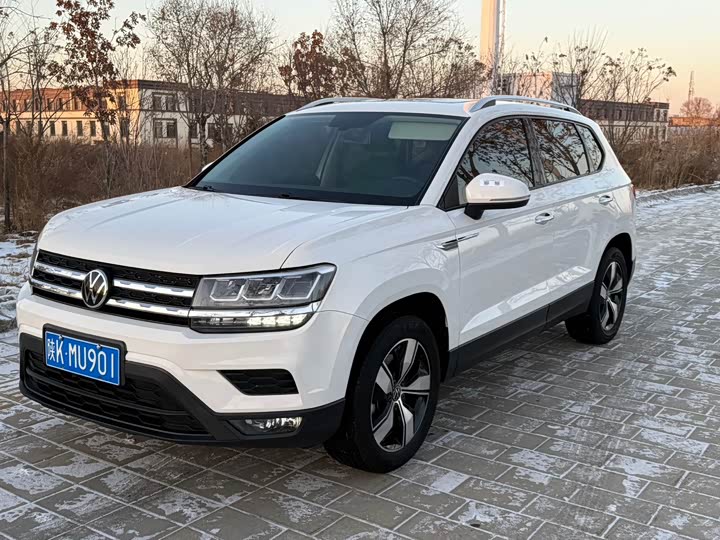Фото 1 - Volkswagen Tharu