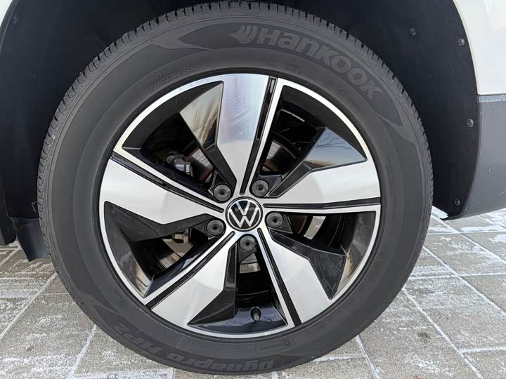 Фото 10 - Volkswagen Tharu