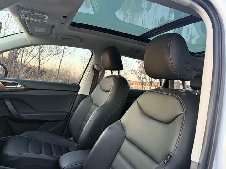 Фото 13 - Volkswagen Tharu