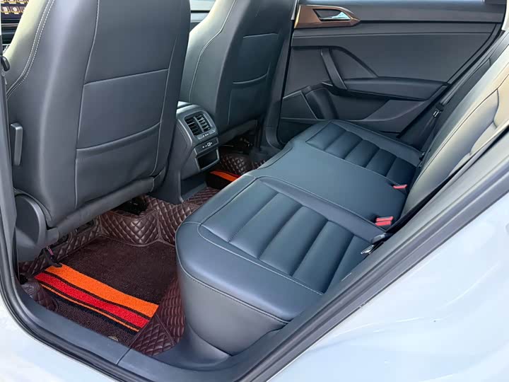 Фото 19 - Volkswagen Tharu