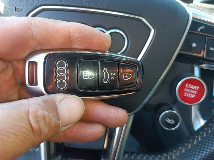 Фото 11 - Audi A6