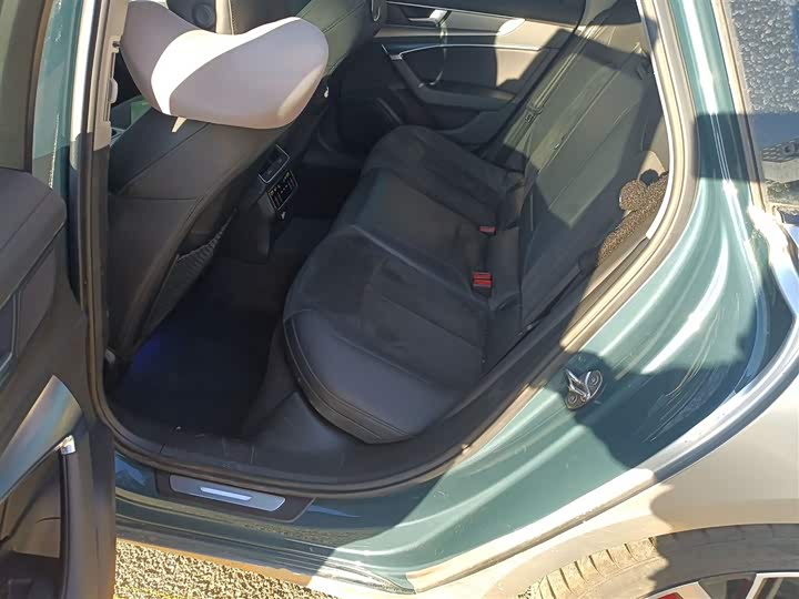 Фото 14 - Audi A6