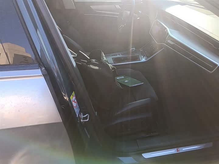 Фото 17 - Audi A6