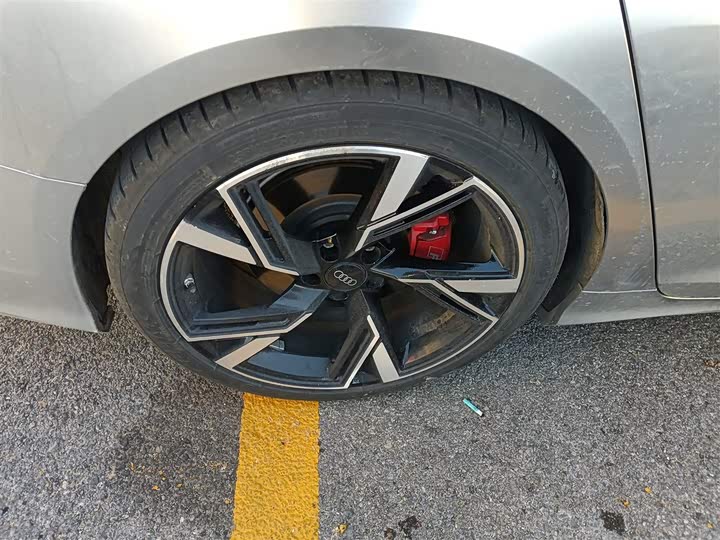 Фото 26 - Audi A6