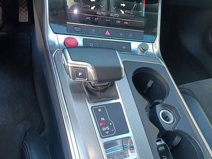 Фото 6 - Audi A6