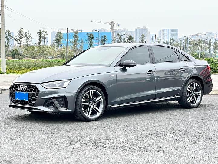 Фото 1 - Audi A4L