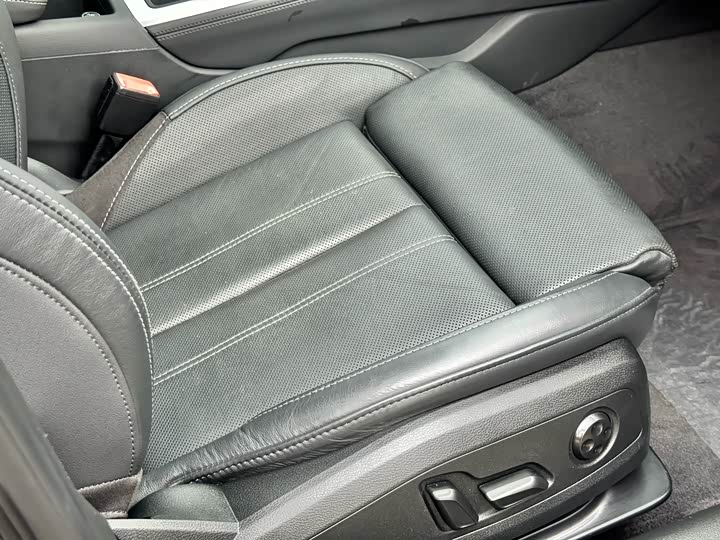 Фото 13 - Audi A4L