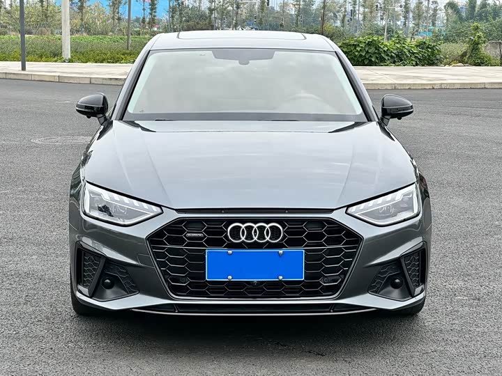 Фото 2 - Audi A4L