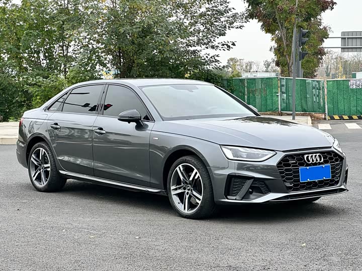 Фото 3 - Audi A4L