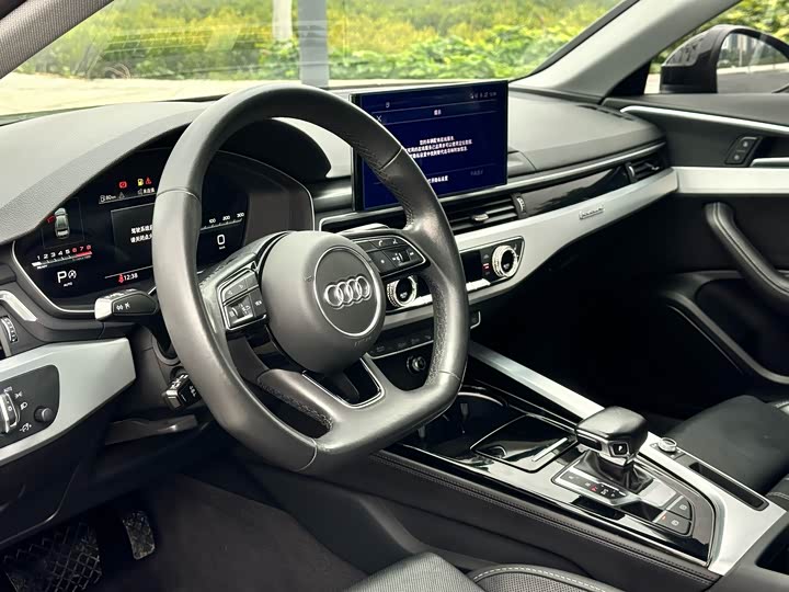 Фото 9 - Audi A4L