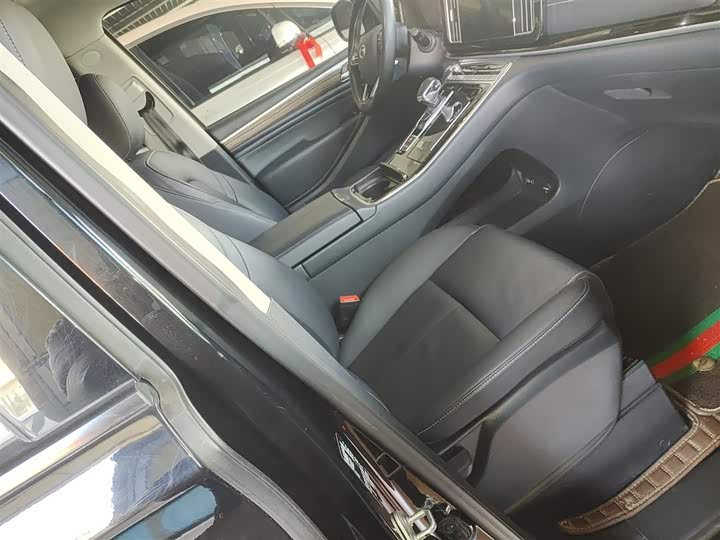 Фото 25 - GAC Trumpchi M8