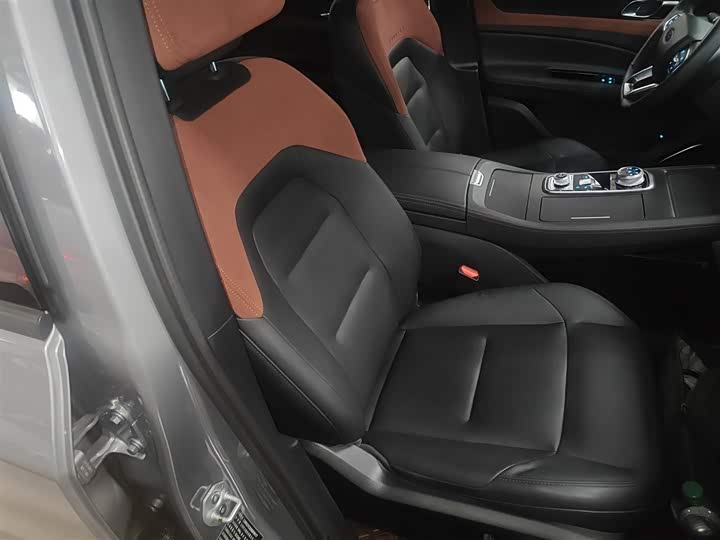 Фото 25 - Ford Equator Hybrid