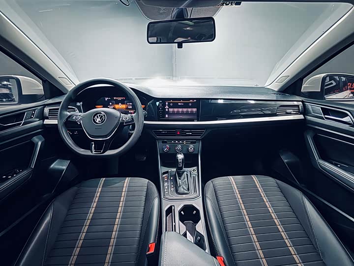 Фото 11 - Volkswagen Lavida