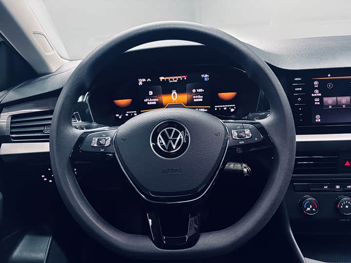 Фото 12 - Volkswagen Lavida