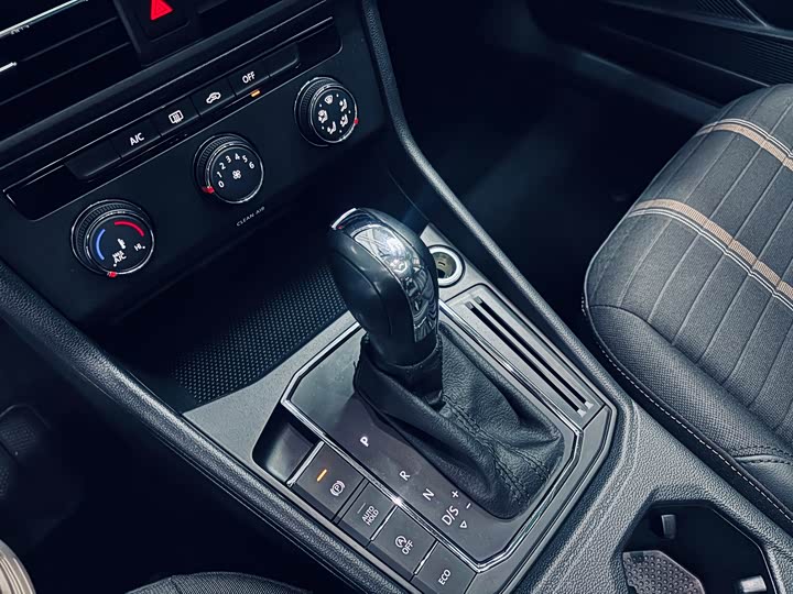 Фото 13 - Volkswagen Lavida