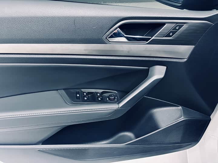 Фото 14 - Volkswagen Lavida