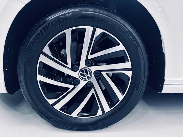 Фото 21 - Volkswagen Lavida