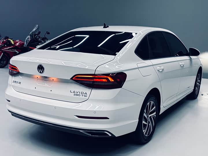 Фото 5 - Volkswagen Lavida