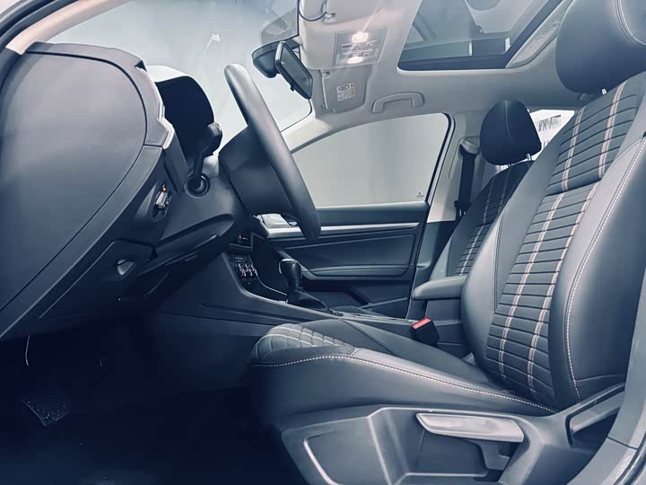 Фото 8 - Volkswagen Lavida