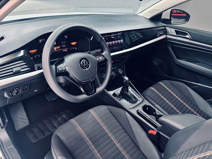 Фото 9 - Volkswagen Lavida