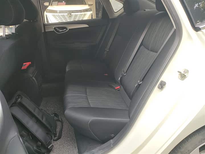 Фото 17 - Nissan Sylphy